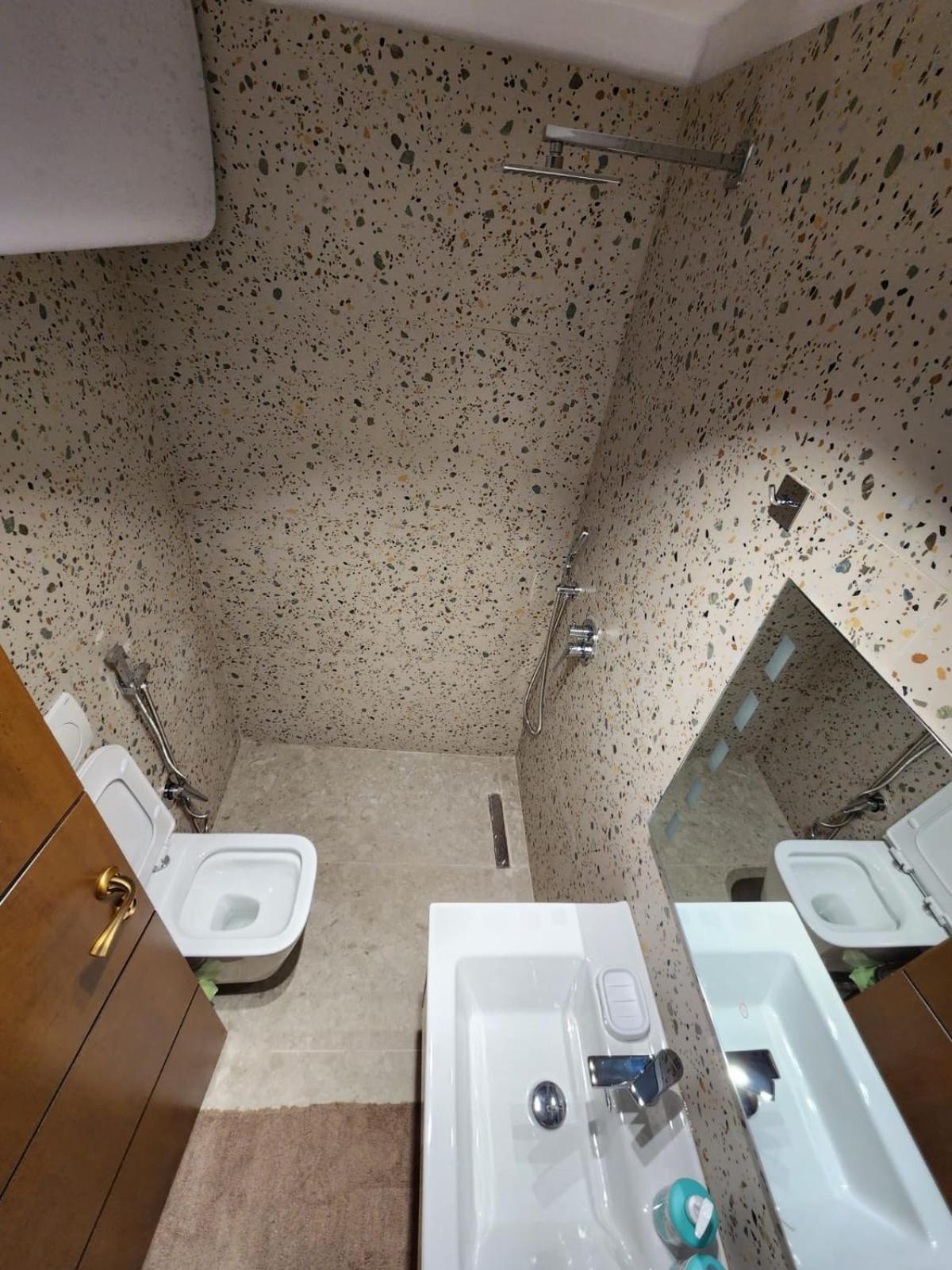 Pietro Guesthouse 3 Тирана Экстерьер фото